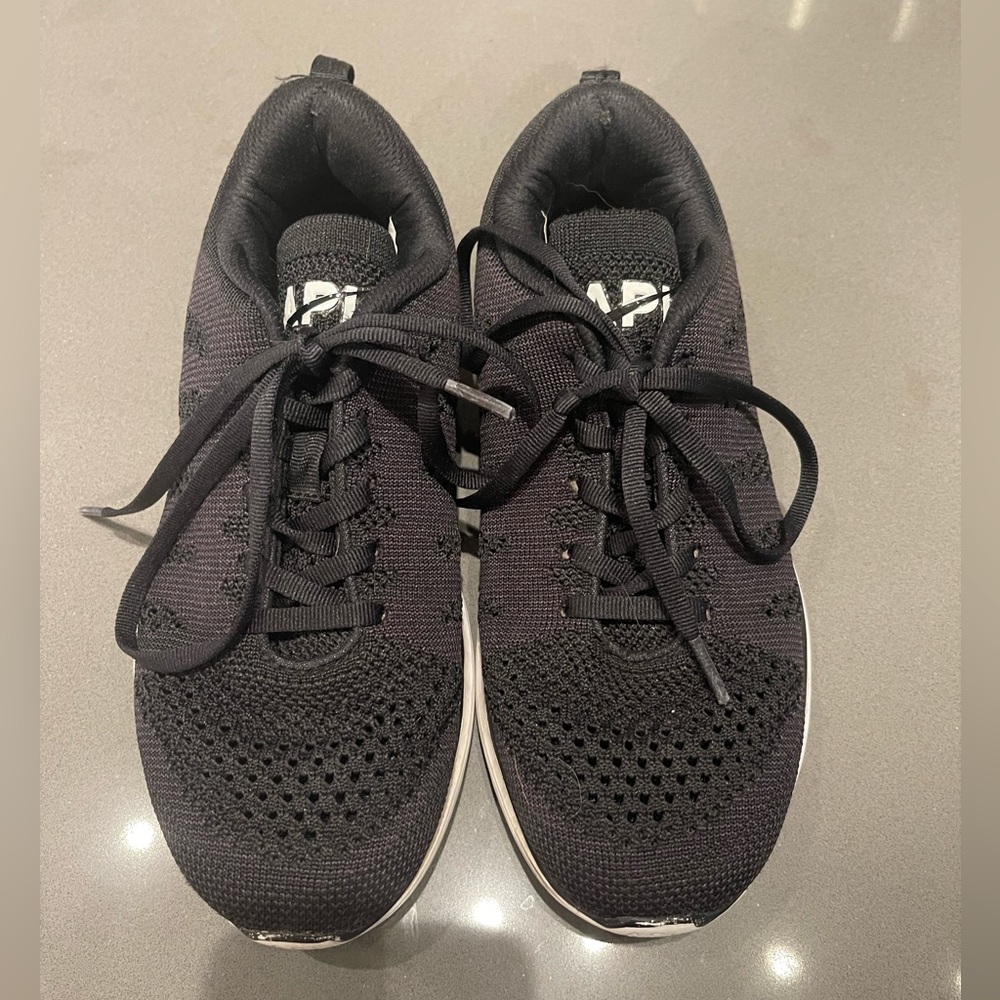 Women’s APL TechLoom Pro - Size 8.5